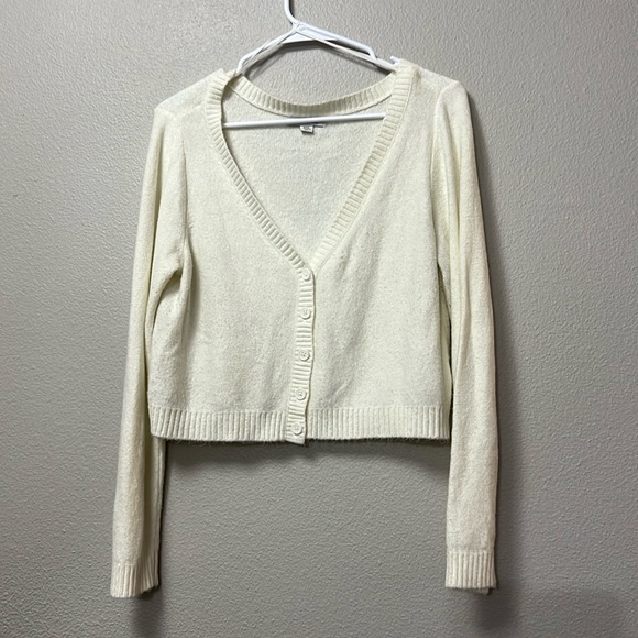 American Eagle Cropped Cardigan - Picture 3 of 15